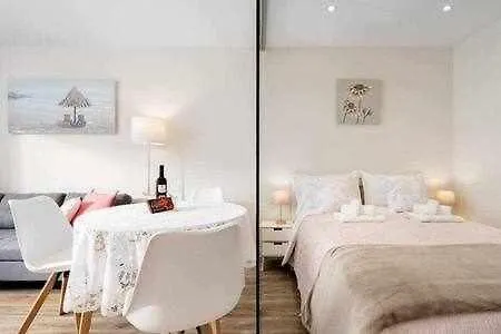 Vilamoura, New Style Apt, Piscina, Wifi *