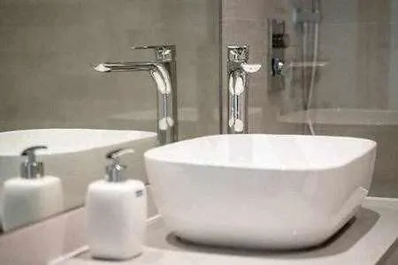Vilamoura, New Style Apt, Piscina, Wifi 公寓 维拉摩拉